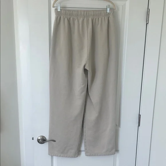 ALO “Bone” Straight Leg Sweatpants for Sale. - Picture 8 of 9
